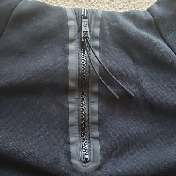 Heavy NIKE short sleeve sweatshirt with front pocket - Picture 4 of 6